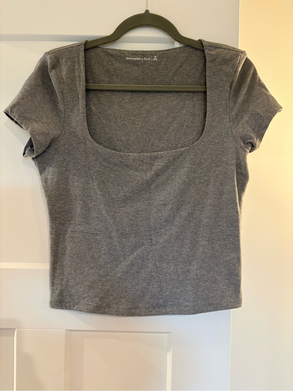 Abercrombie & Fitch Gray Scoop Neck Crop Tee